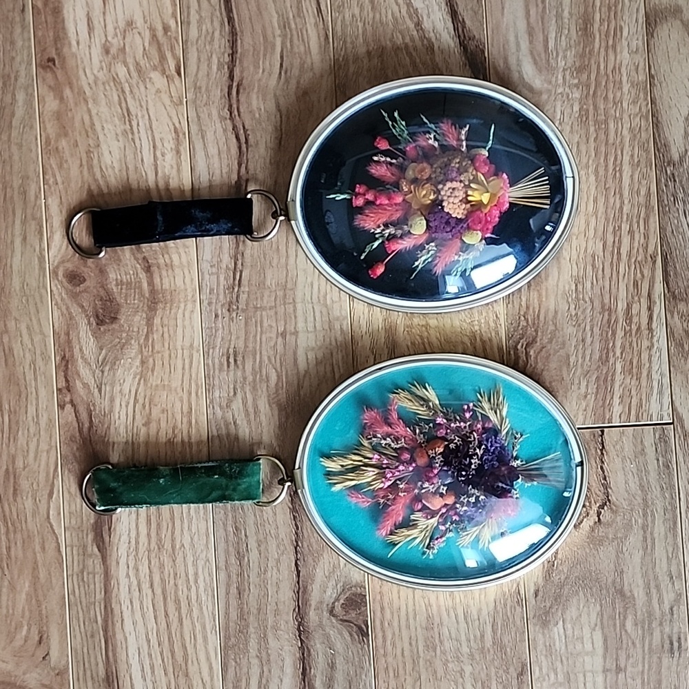 Dried flower wall hangings with velvet ribbon